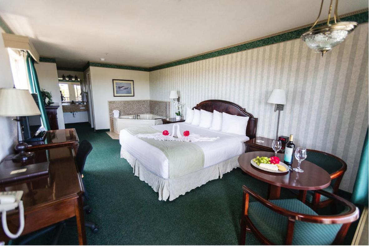 Emerald Dolphin Inn & Mini Golf Fort Bragg Ngoại thất bức ảnh