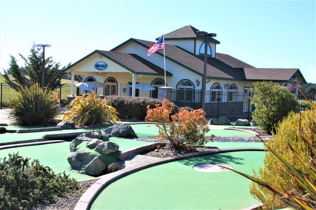 Emerald Dolphin Inn & Mini Golf Fort Bragg Ngoại thất bức ảnh