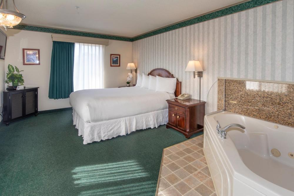 Emerald Dolphin Inn & Mini Golf Fort Bragg Ngoại thất bức ảnh